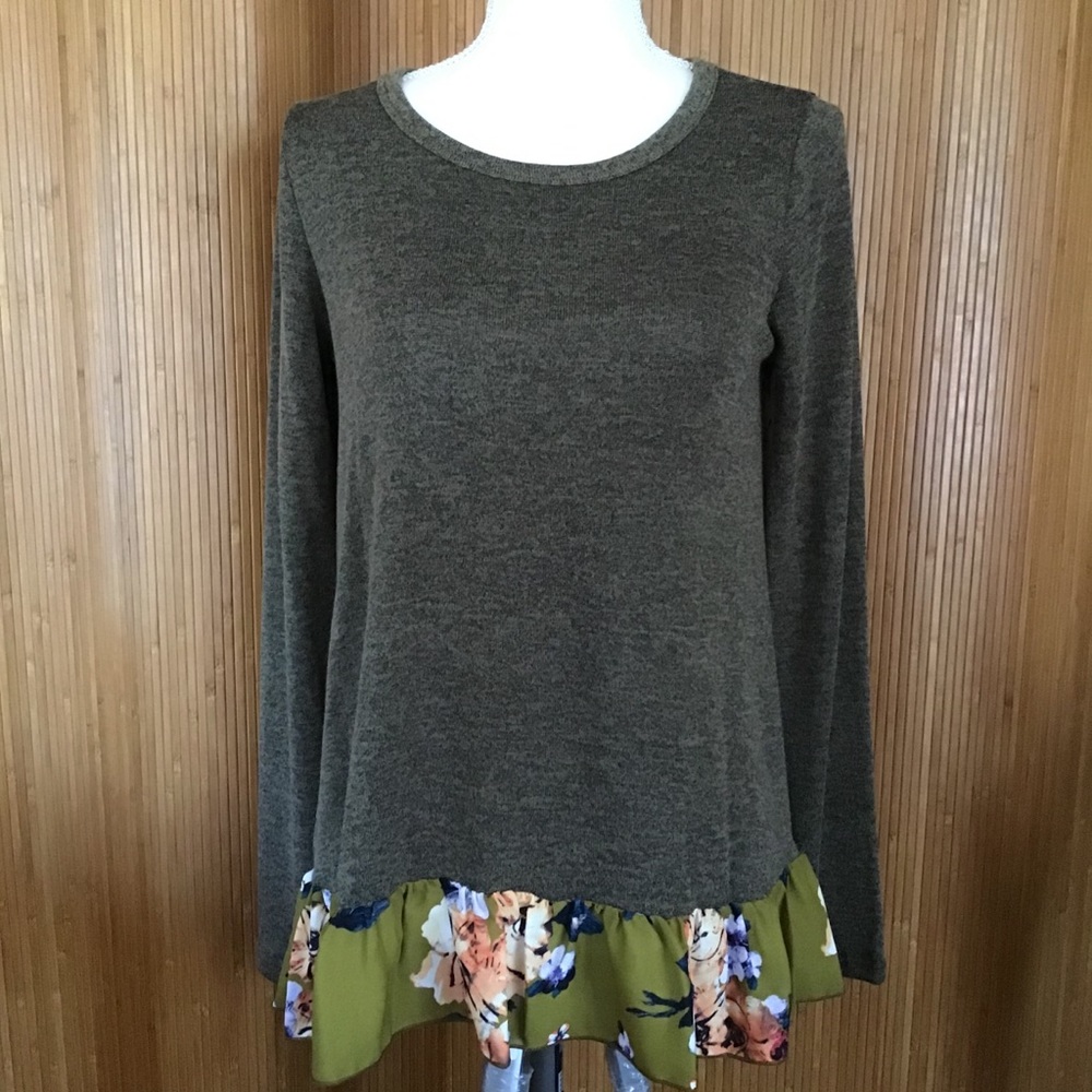 NWOT ODDY Knit Top/Contrasting Material, Small